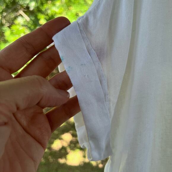 Tahari Women's White 100% Linen Button Down Top Size M - Picture 3 of 5